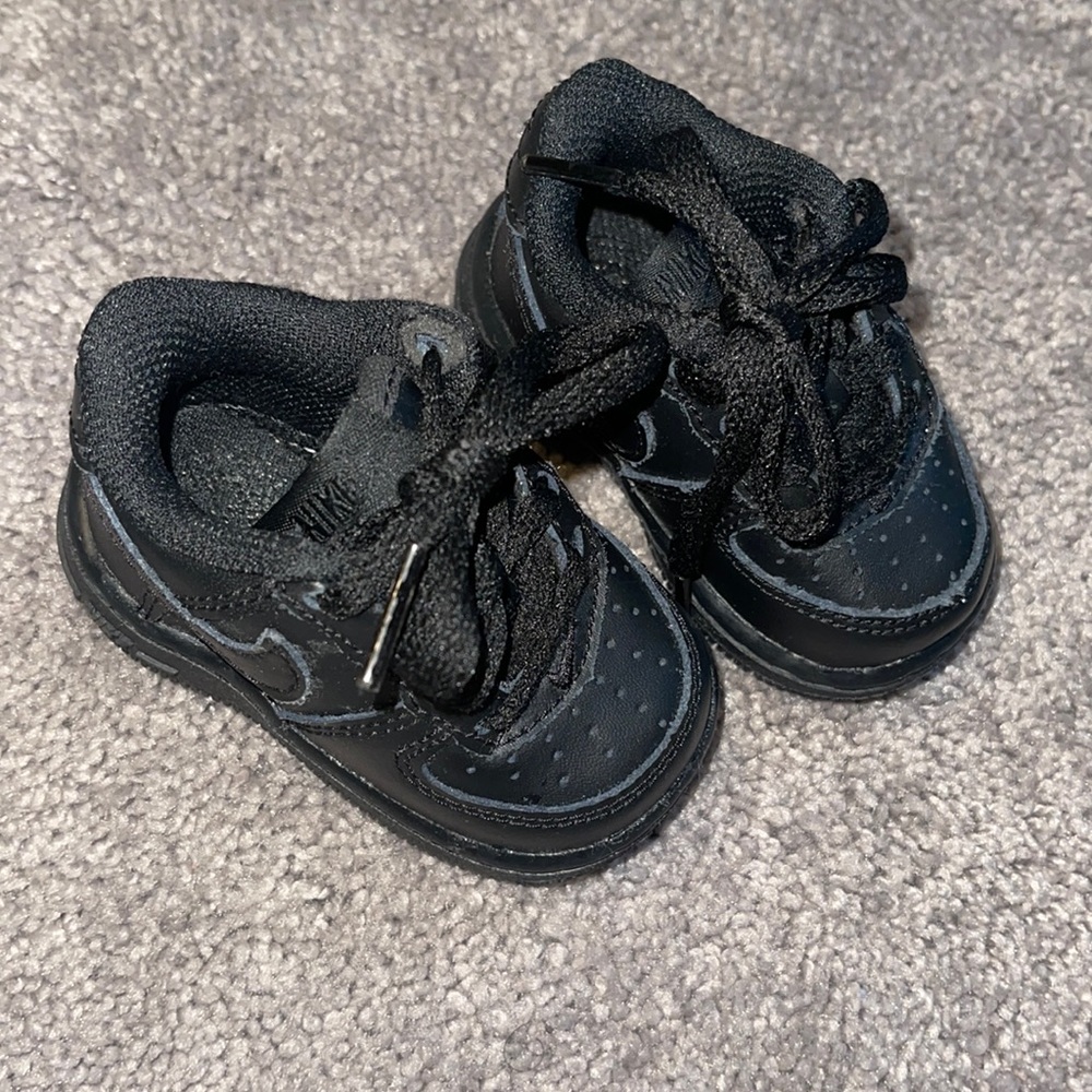 Black Nike Air Force